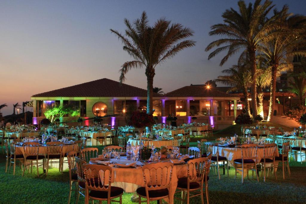 Sawary Beach Hotel Batroûn Buitenkant foto