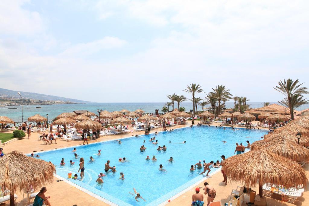 Sawary Beach Hotel Batroûn Buitenkant foto