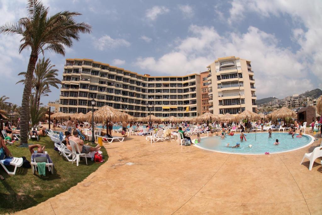 Sawary Beach Hotel Batroûn Buitenkant foto