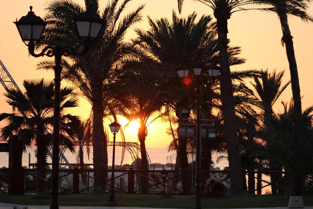 Sawary Beach Hotel Batroûn Buitenkant foto