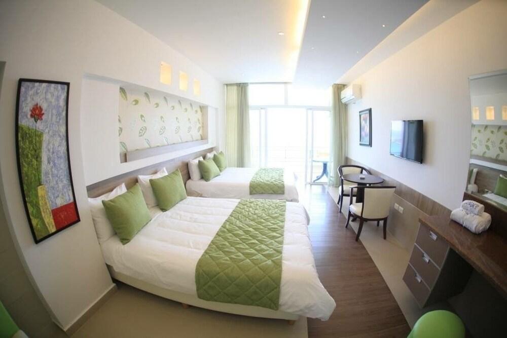Sawary Beach Hotel Batroûn Buitenkant foto