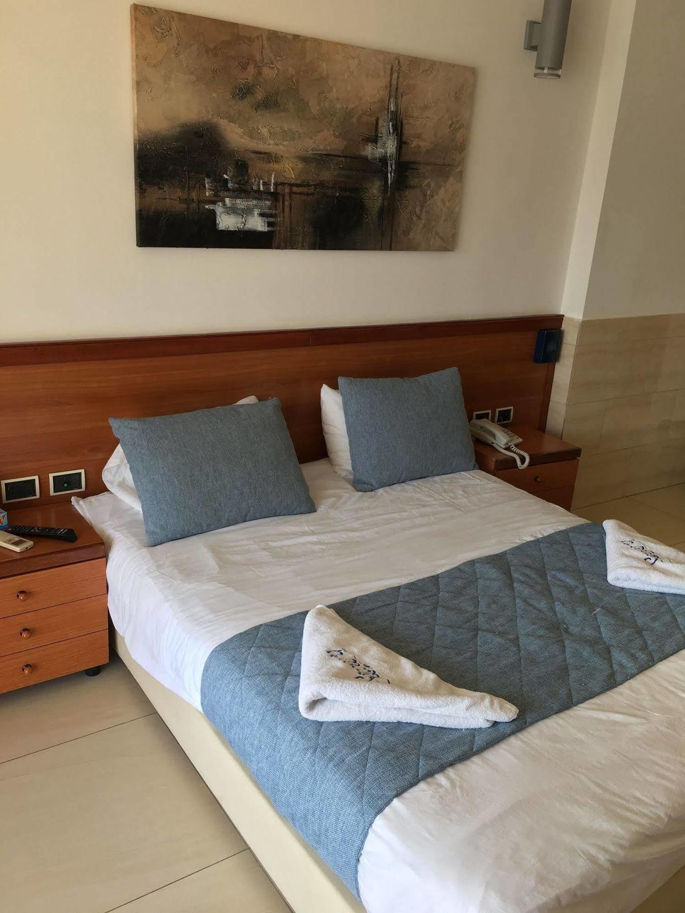 Sawary Beach Hotel Batroûn Buitenkant foto